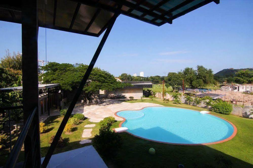 นายดี สคัลป์เจอร์ ฮัต แอท วิก หัวหิน Hotel ภายนอก รูปภาพ